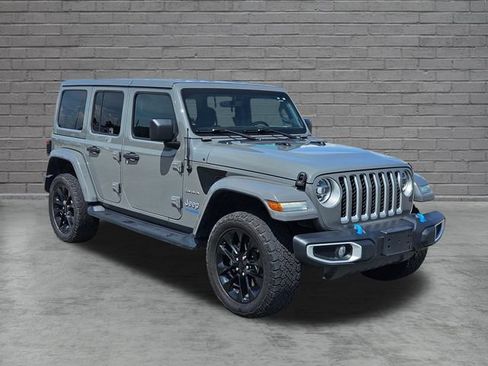 Used 2022 Jeep Wrangler Unlimited Sahara w/ Cold Weather Group AWD/4WD image 7