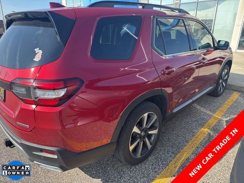Used 2025 Honda Pilot Touring image 4