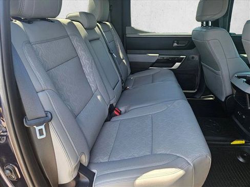 Used 2025 Toyota Tundra Limited AWD/4WD image 19