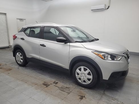 Used 2018 Nissan Kicks S image 11