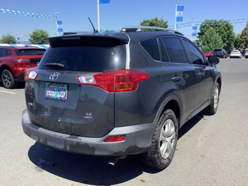 Used 2014 Toyota RAV4 LE AWD/4WD image 6
