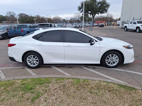 Used 2026 Toyota Camry LE w/ Convenience Package image 7