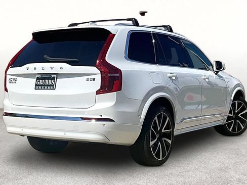 Used 2024 Volvo XC90 B5 Plus AWD/4WD image 2