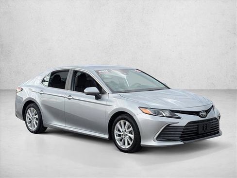 Used 2023 Toyota Camry LE image 3