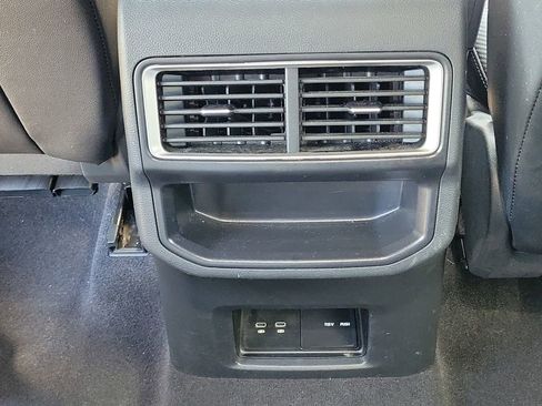 Used 2024 Volkswagen Atlas Cross Sport SE image 12