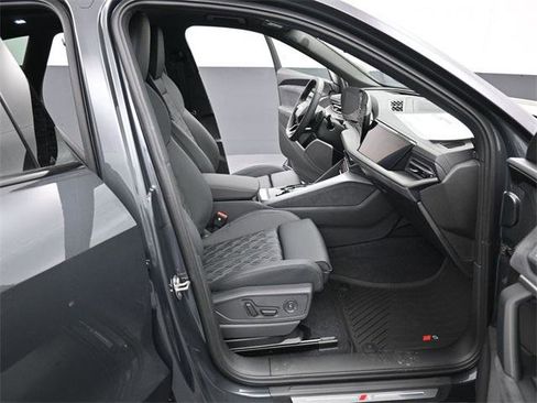 New 2025 Audi SQ5 Prestige image 14