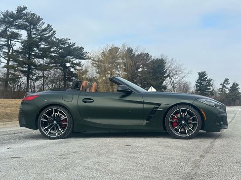Used 2025 BMW Z4 M40i w/ Edition image 8