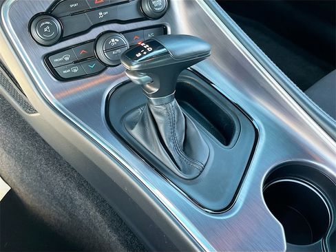 Certified 2015 Dodge Challenger SXT image 16