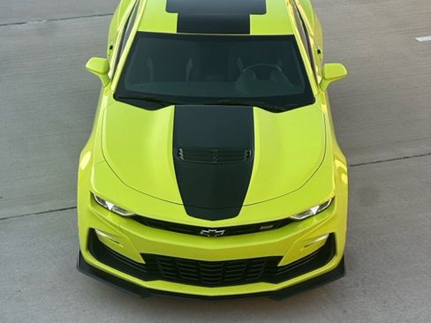 Used 2021 Chevrolet Camaro SS image 9