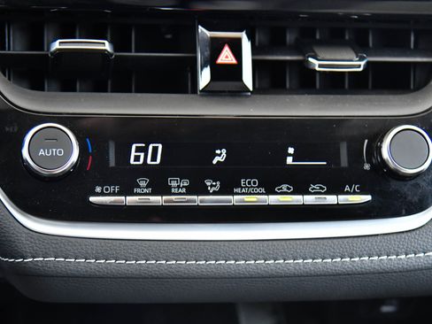 Used 2024 Toyota Corolla SE w/ SE Package FWD image 25