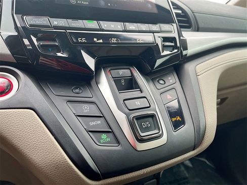 Used 2024 Honda Odyssey EX-L image 16