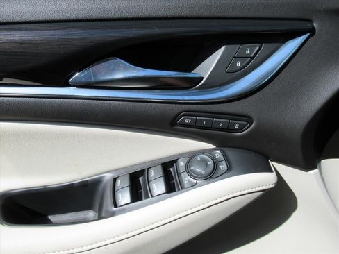 Used 2022 Buick Enclave Premium w/ Surround and Sites Package AWD/4WD image 19