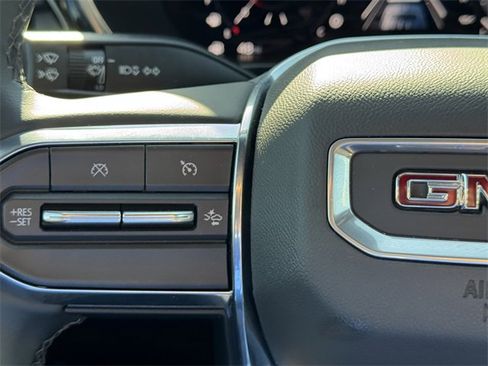 Used 2024 GMC Canyon Elevation image 17