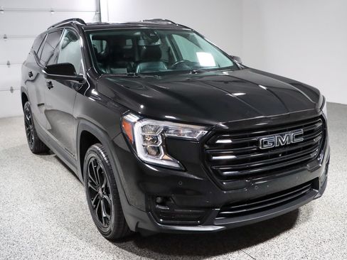 Used 2022 GMC Terrain SLT w/ Infotainment Package II AWD/4WD image 5