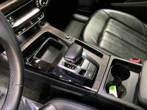 Used 2023 Audi Q5 2.0T Premium w/ Convenience Package image 19
