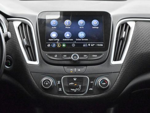 Used 2024 Chevrolet Malibu RS FWD image 30