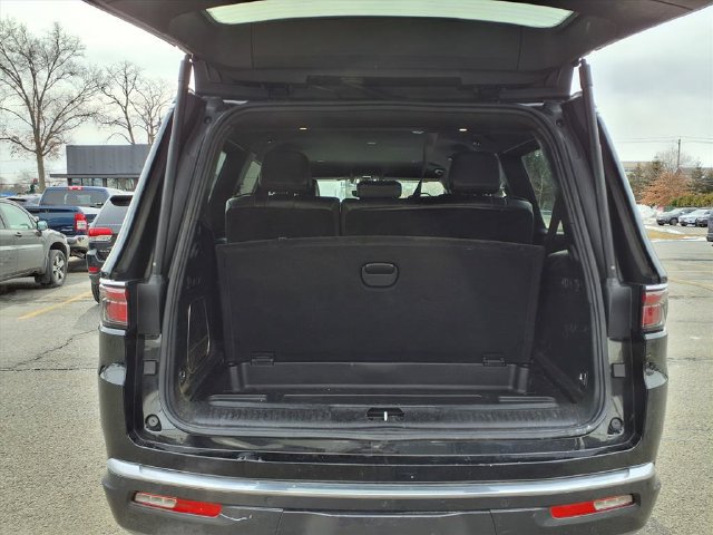 Certified 2022 Jeep Wagoneer Series II AWD/4WD image 12
