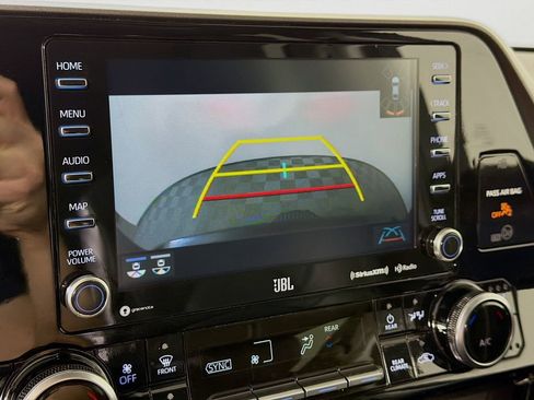 Used 2022 Toyota Highlander Limited AWD/4WD image 18