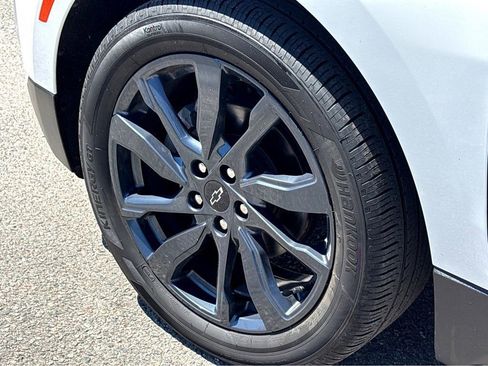 Certified 2024 Chevrolet Equinox RS FWD image 19