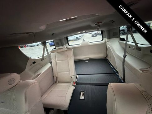 Used 2024 Cadillac Escalade ESV Premium Luxury Platinum w/ Heavy-Duty Trailer Package AWD/4WD image 8