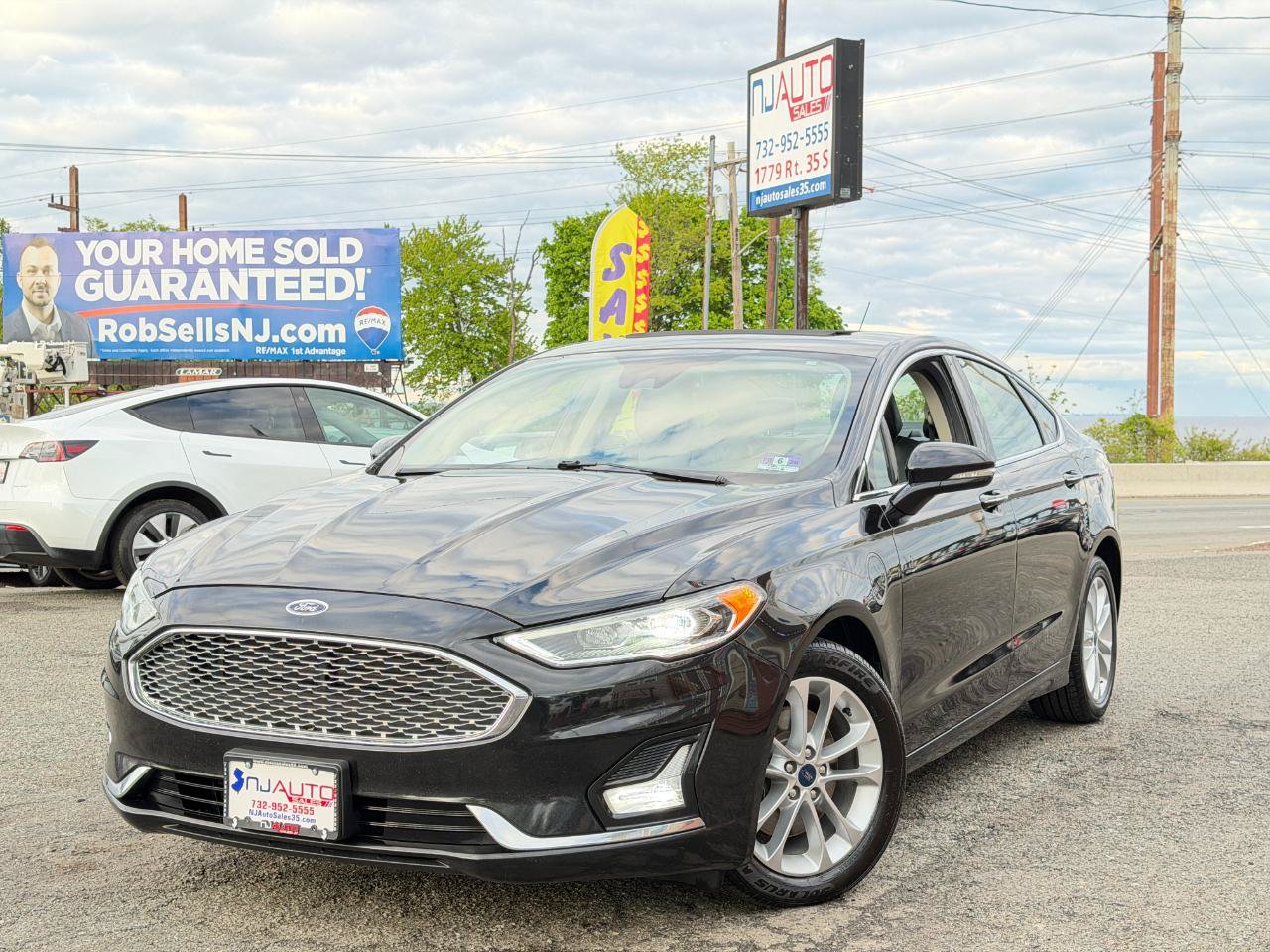 Used 2019 Ford Fusion Energi Titanium FWD image 97