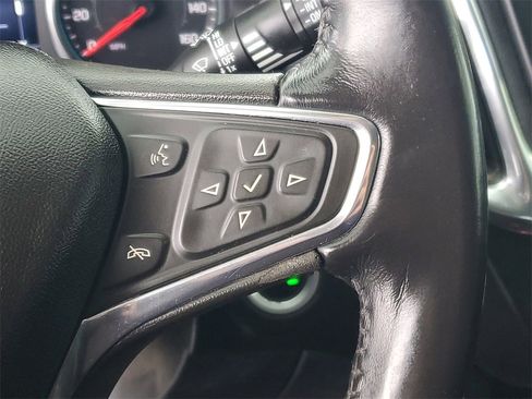 Used 2019 Chevrolet Equinox LT image 17