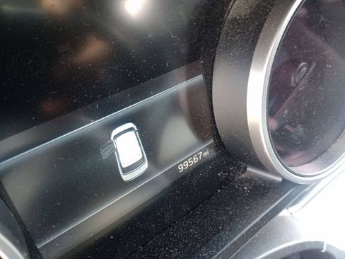 Used 2022 Kia Carnival LX FWD image 12