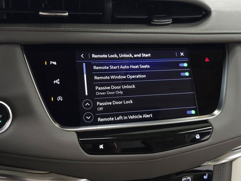 Used 2025 Cadillac XT5 Premium Luxury w/ Technology Package AWD/4WD image 30