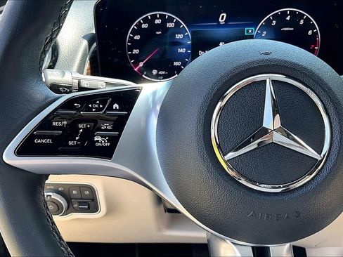 Used 2026 Mercedes-Benz GLB 250 4MATIC image 20