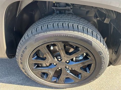 Used 2023 Jeep Renegade Altitude image 22