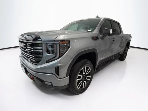 Used 2025 GMC Sierra 1500 AT4 w/ AT4 Premium Package AWD/4WD image 3