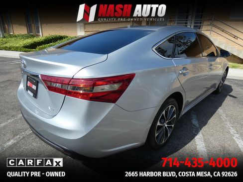 Used 2018 Toyota Avalon XLE Premium w/ Preferred Accessory Package FWD image 18