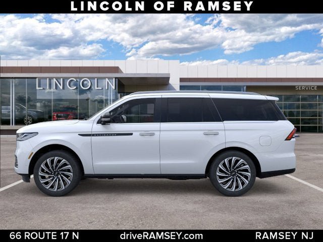 New 2025 Lincoln Navigator Black Label AWD/4WD image 3