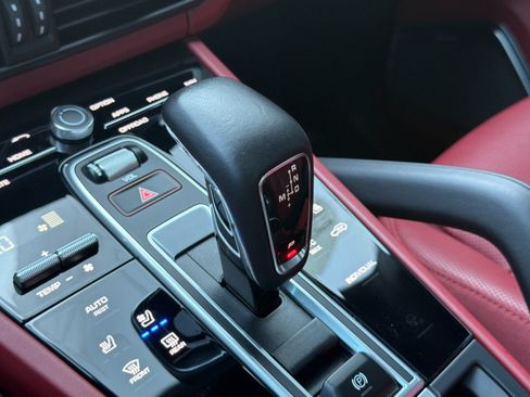 Certified 2023 Porsche Cayenne Turbo S AWD/4WD image 22