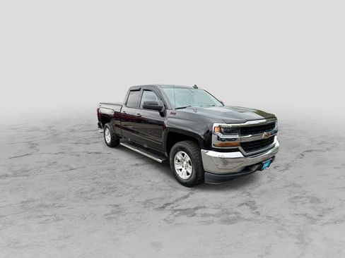 Used 2018 Chevrolet Silverado 1500 LT w/ LT Fleet Plus Package AWD/4WD image 2