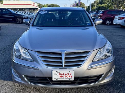 Used 2013 Hyundai Genesis 3.8 w/ Premium Pkg RWD image 2