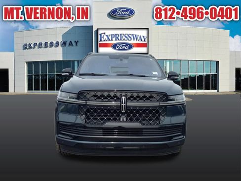Used 2025 Lincoln Navigator Reserve w/ Jet Appearance Package AWD/4WD image 3