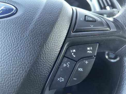 Used 2022 Ford Edge SE image 27