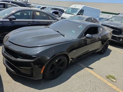 Used 2019 Chevrolet Camaro LT RWD image 6
