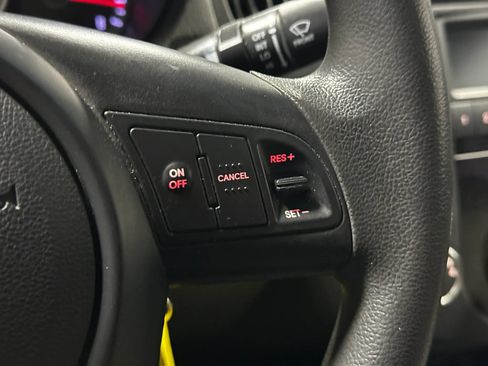 Used 2011 Kia Forte EX image 30