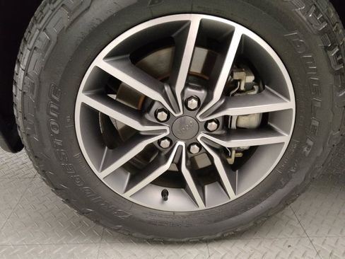 Used 2022 Jeep Grand Cherokee Limited w/ Trailer Tow Group IV image 31