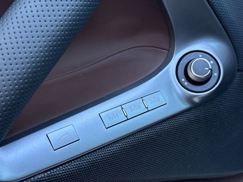 Used 2022 Ferrari 812 GTS image 12