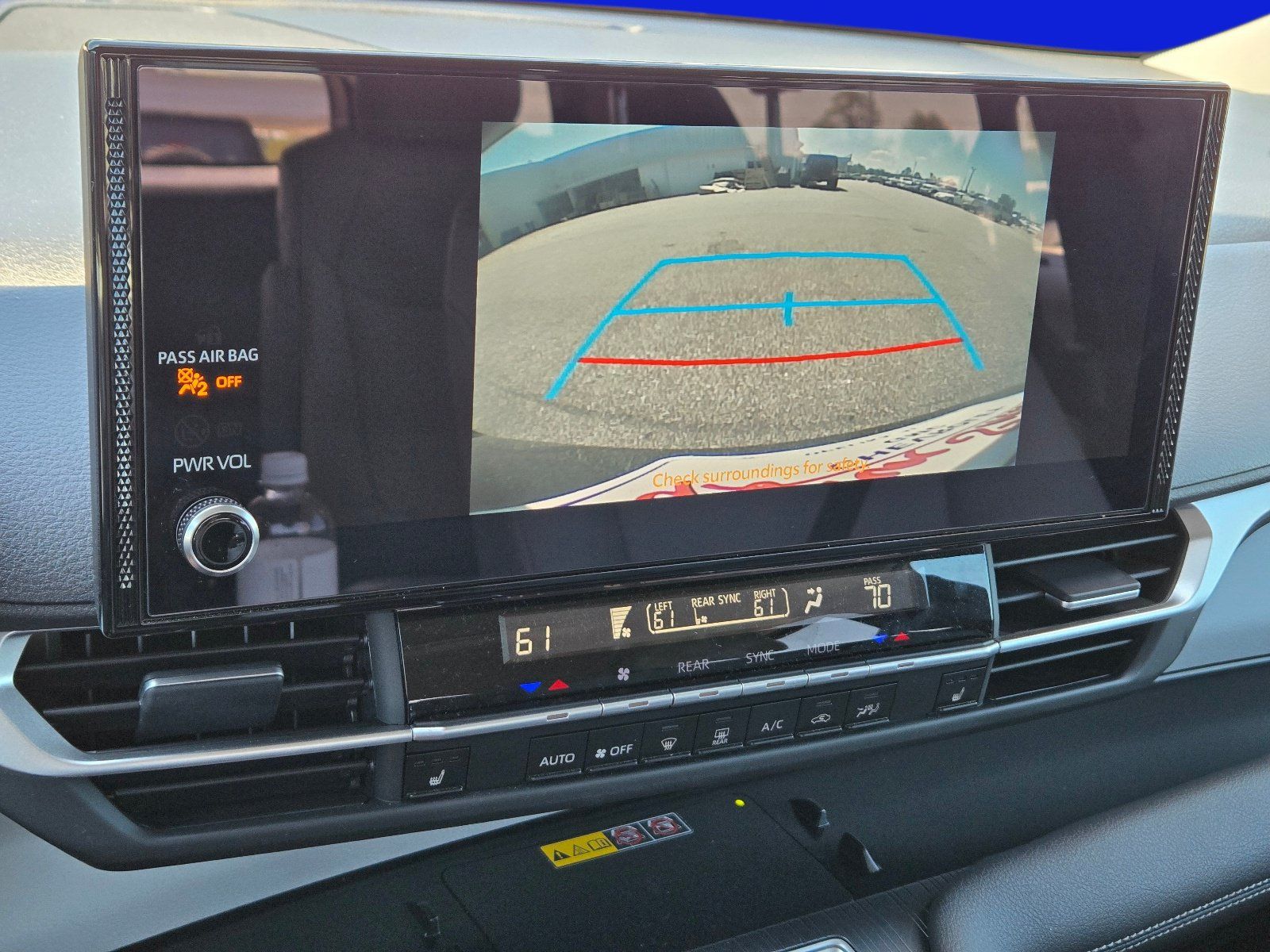 Used 2026 Toyota Sienna XLE FWD image 26