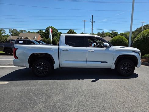 Used 2025 Toyota Tundra Platinum AWD/4WD image 10