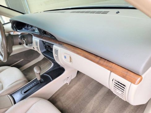 Used 1997 Oldsmobile 88 LSS FWD image 24