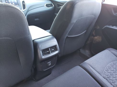 Used 2022 Chevrolet Equinox LT w/ Driver Convenience Package image 31