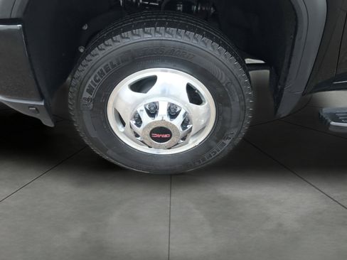 Used 2023 GMC Sierra 3500 Denali image 3