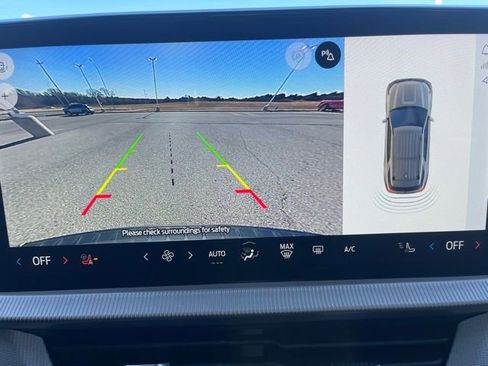 Used 2025 Ford Explorer Active w/ Active Comfort Package image 29