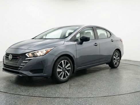 Used 2025 Nissan Versa SV FWD image 3