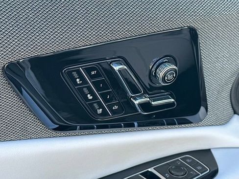 Used 2025 Cadillac Optiq Luxury 2 image 14